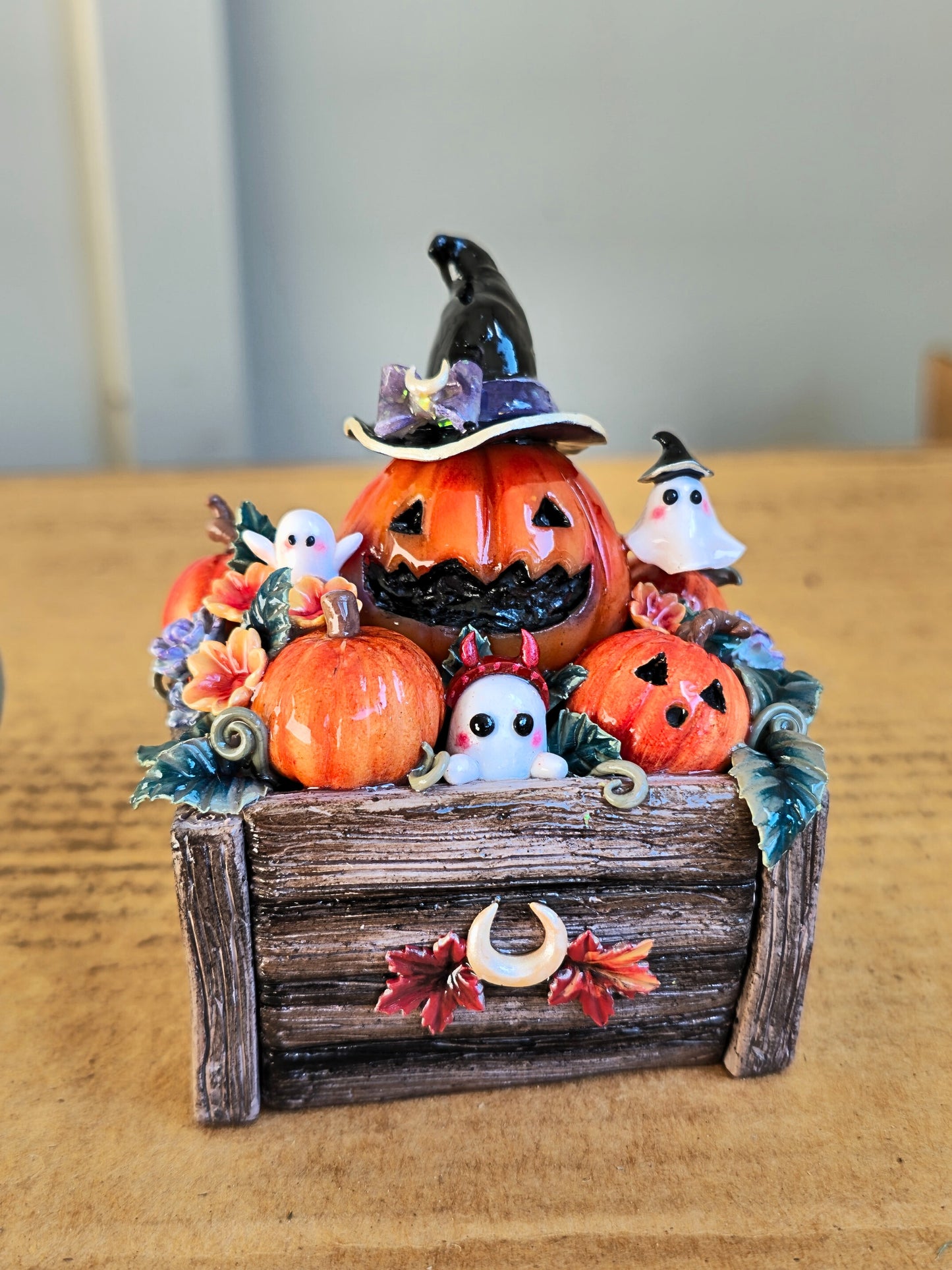 Pumpkin Party Box Figurine