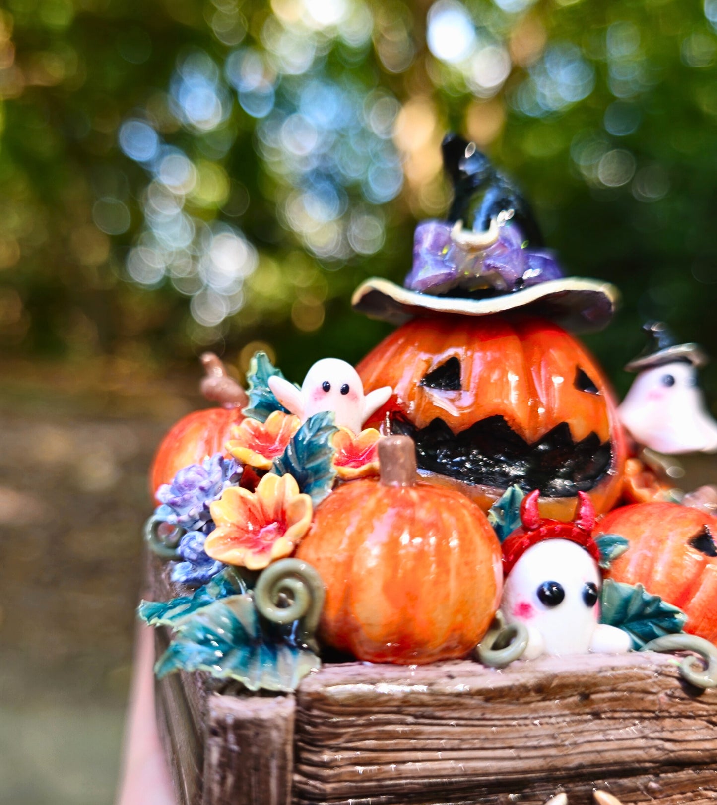 Pumpkin Party Box Figurine