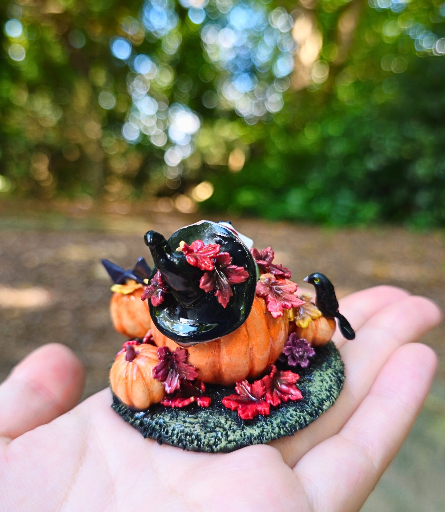 Pumpkin Frog Party Figurine